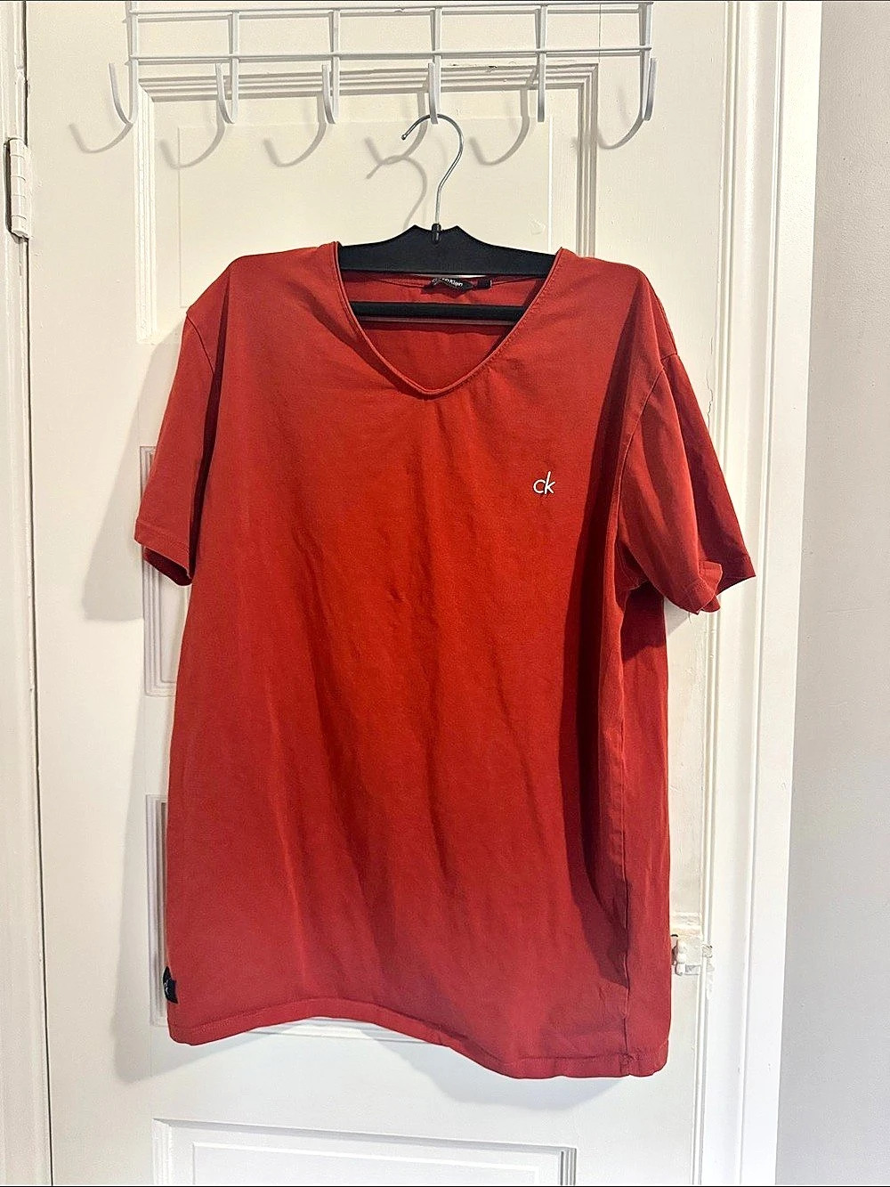 Calvin Klein Short Sleeve V-Neck Tee in Red Size XL(but fits like its S)